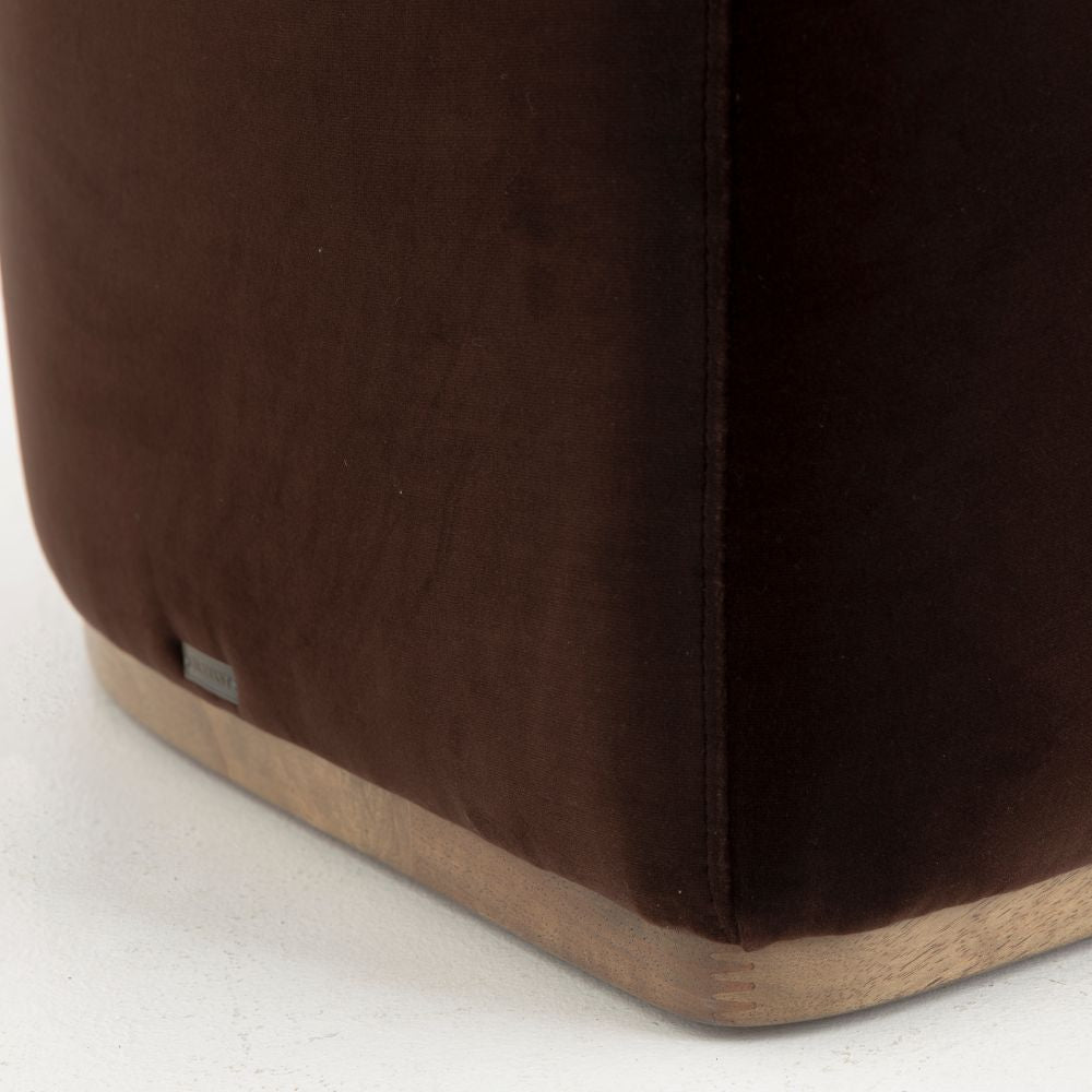 Fauteuil en velours Flamant Nicky Brown