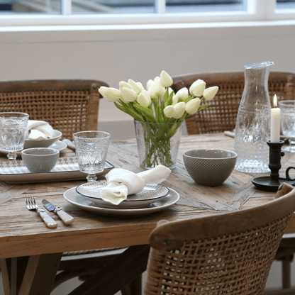 Chaise de salle à manger en osier français