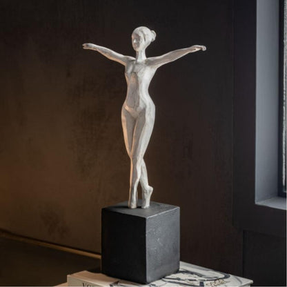 Sculpture de ballerine pirouette
