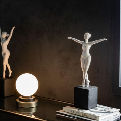 Sculpture de ballerine pirouette