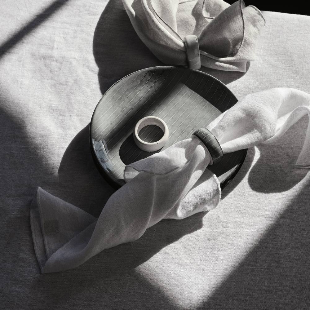 Assiette en grès bleu