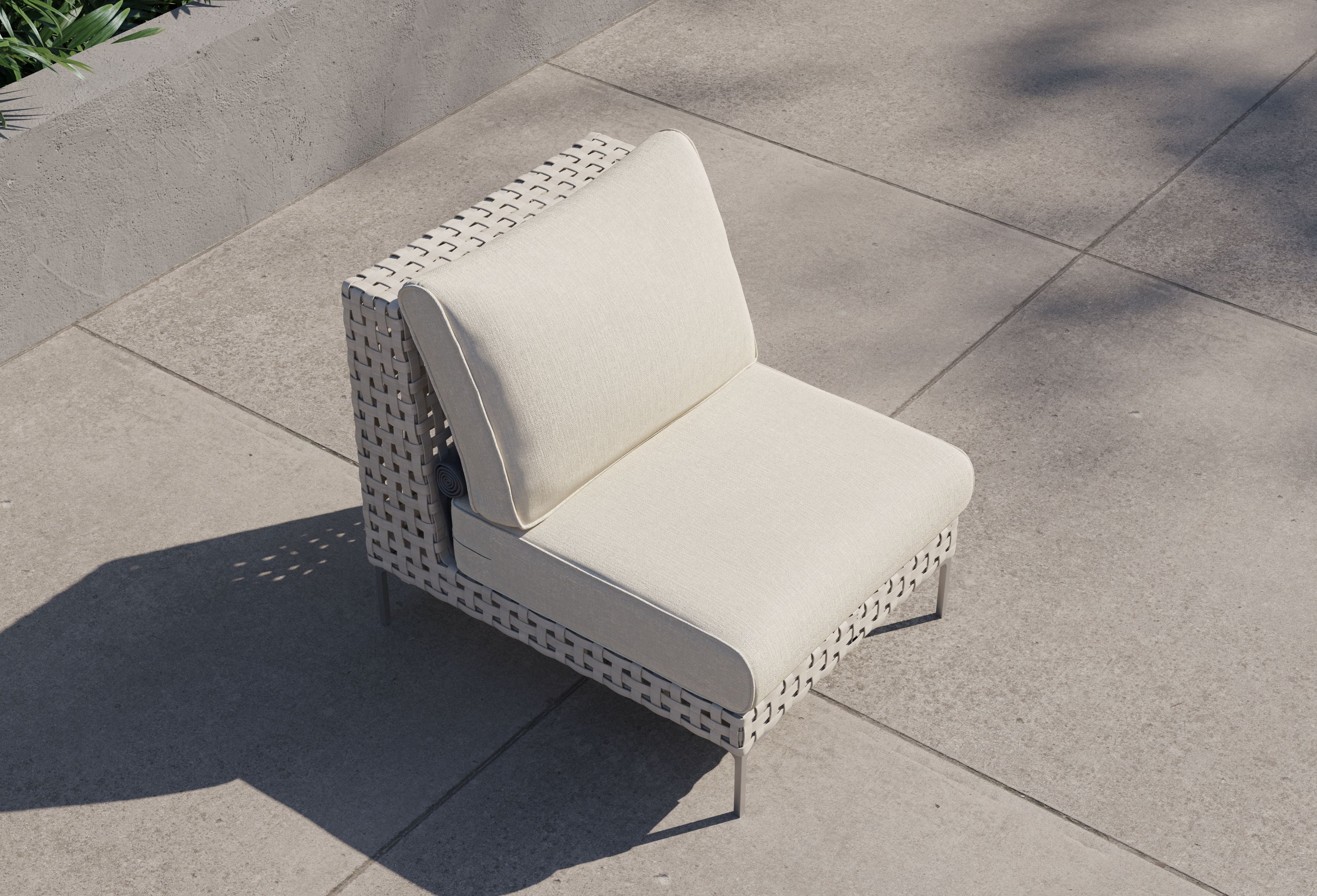 Chaise d'extérieur sans accoudoirs en osier à tissage ouvert