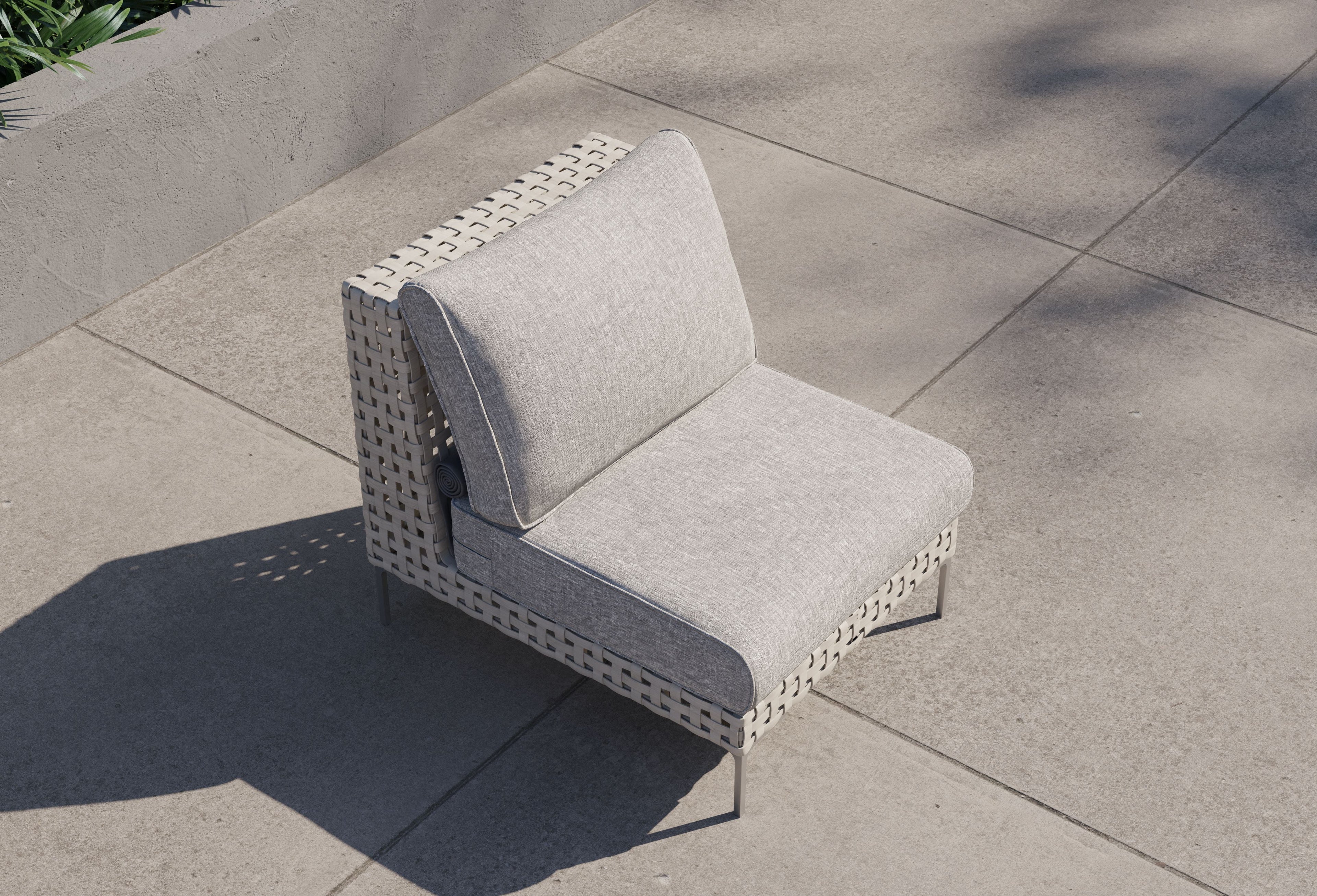 Chaise d'extérieur sans accoudoirs en osier à tissage ouvert