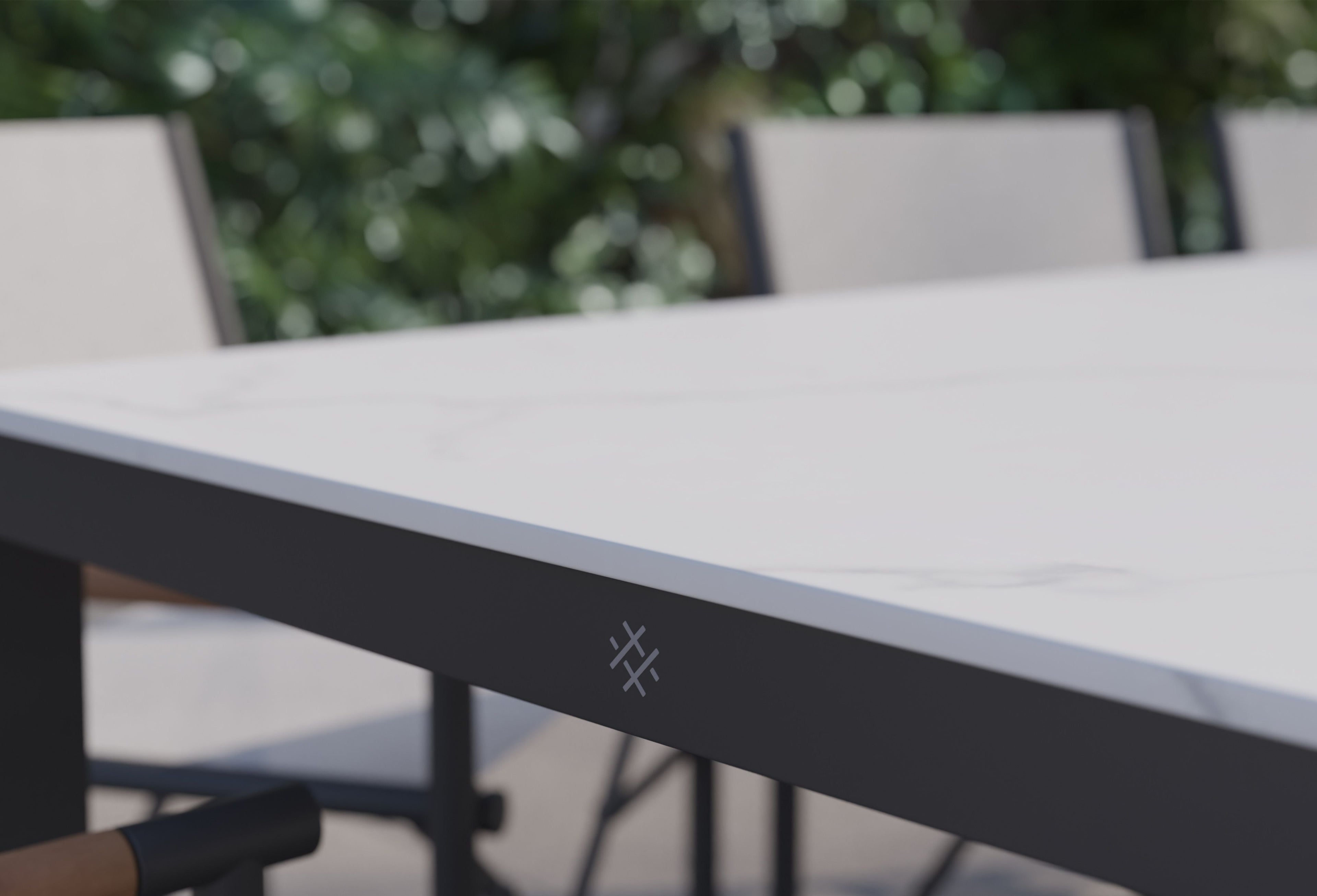 Table à manger d'extérieur OuterStone + 2 fauteuils 595 + 4 chaises sans accoudoirs 595