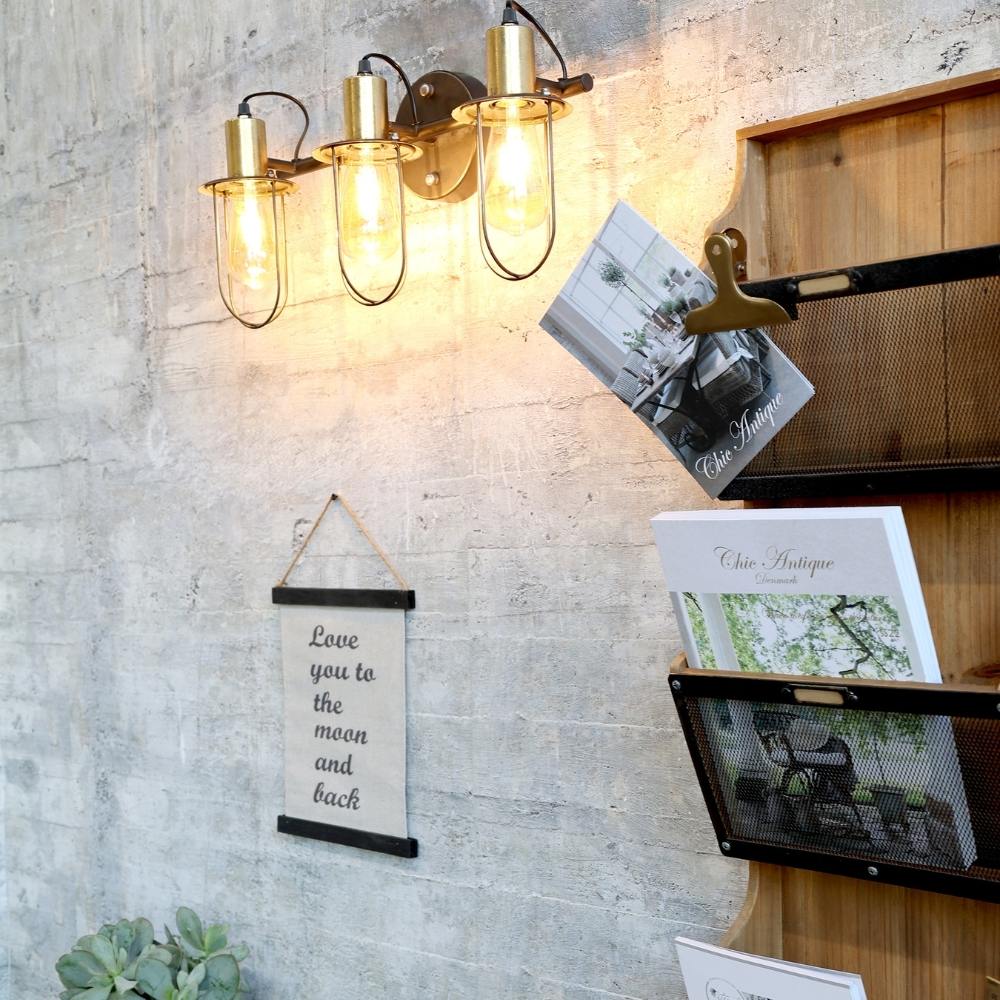 Porte-revues rustique en bois à 3 compartiments