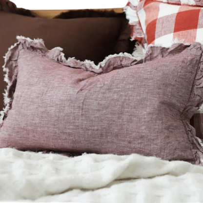 Coussin prune lavée