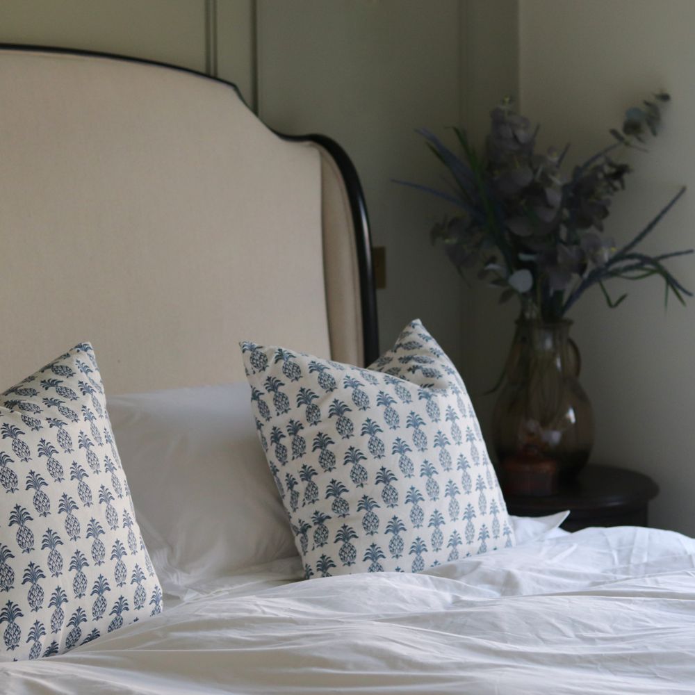 Lit Victoria 180 cm Super King capitonné | Velours capitonné | Style luxueux