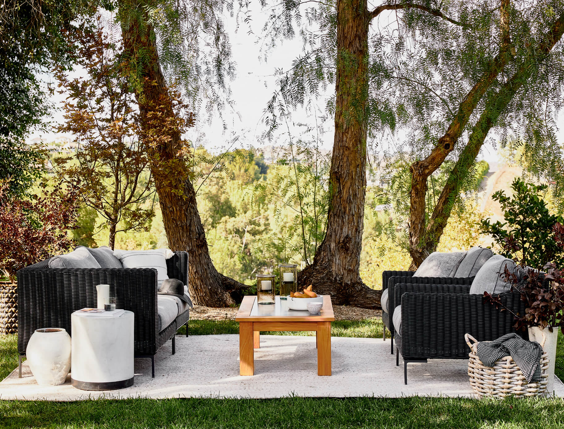 Chaise sectionnelle d'extérieur en osier noir