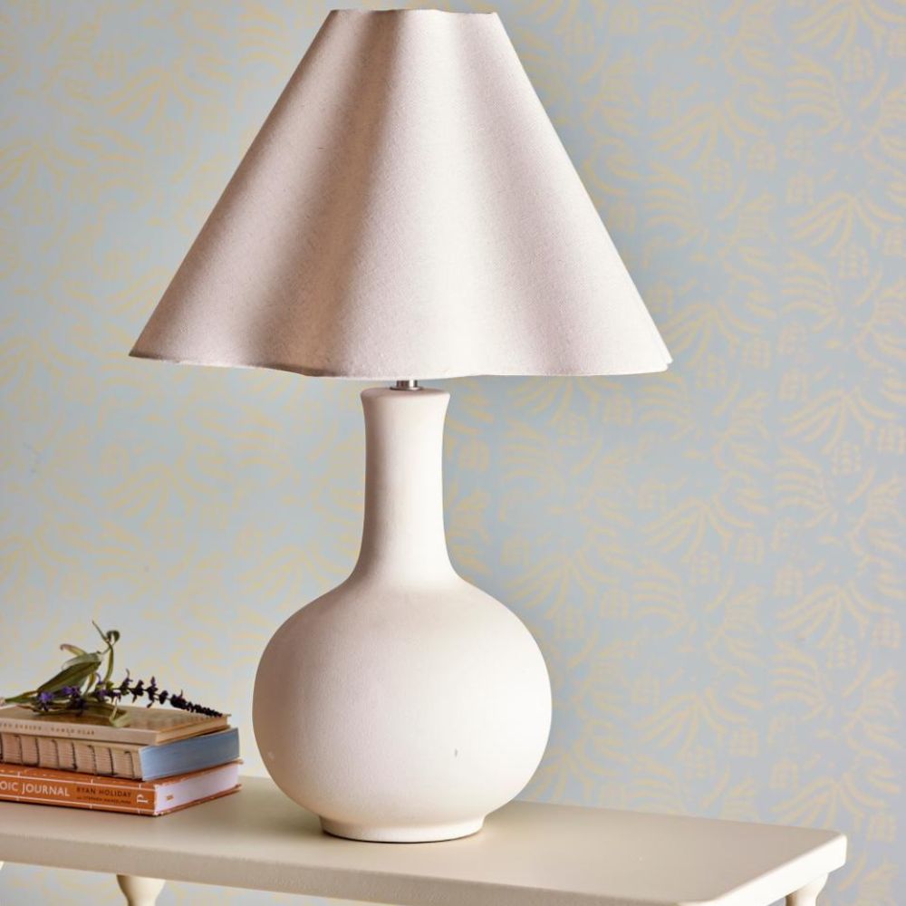 Lampe de table en pierre blanche Harlow