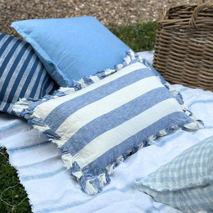 Coussin lombaire à larges rayures bleues Heidi