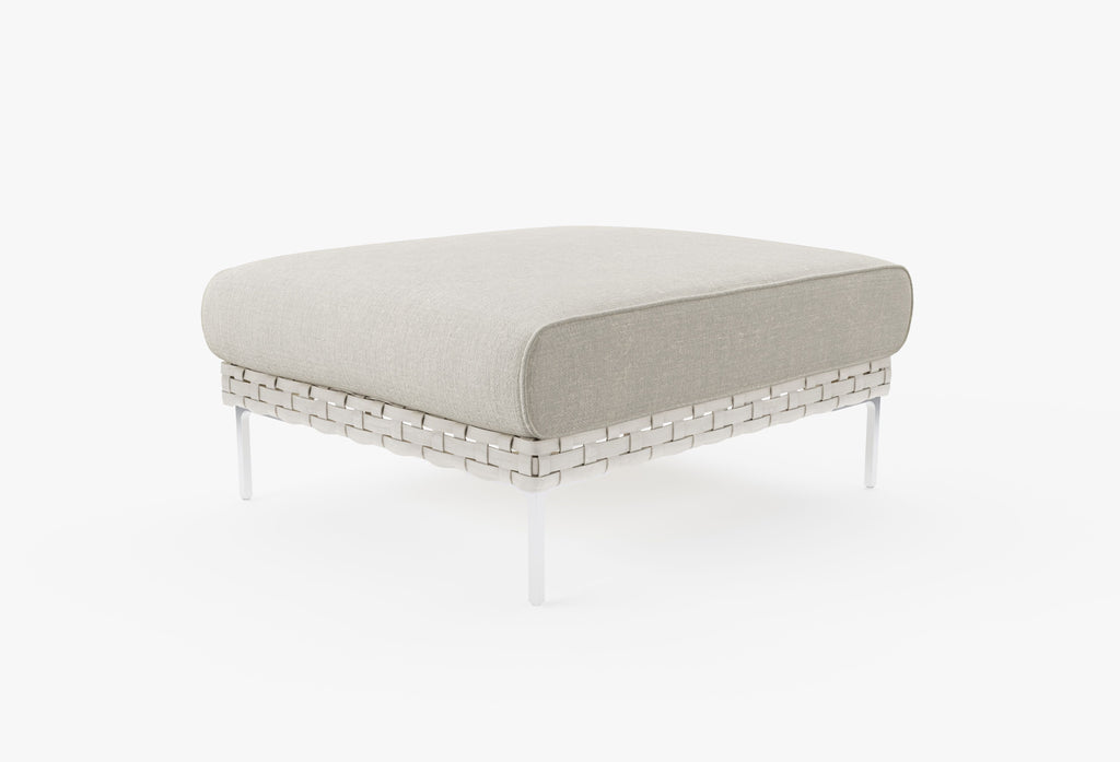Pouf d'extérieur en osier à tissage ouvert