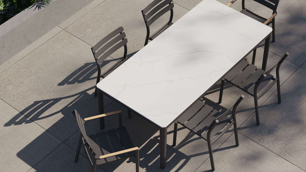 Table à manger d'extérieur OuterStone + 2 fauteuils 595 + 4 chaises sans accoudoirs 595