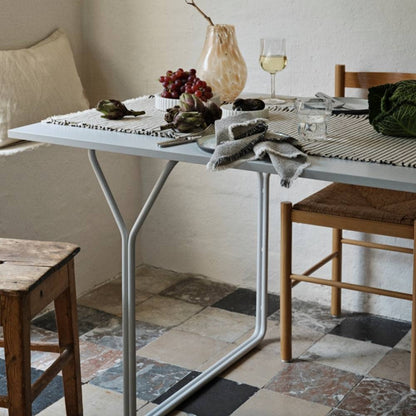 Chemin de table rayé