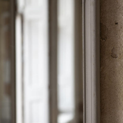 Miroir gris sculpté Walton