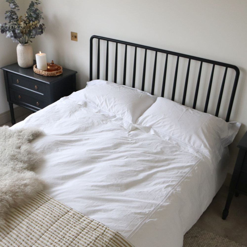 Lit double à fuseaux Winchester 137 cm | Chêne massif noir | Design scandinave