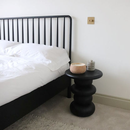 Lit double à fuseaux Winchester 137 cm | Chêne massif noir | Design scandinave